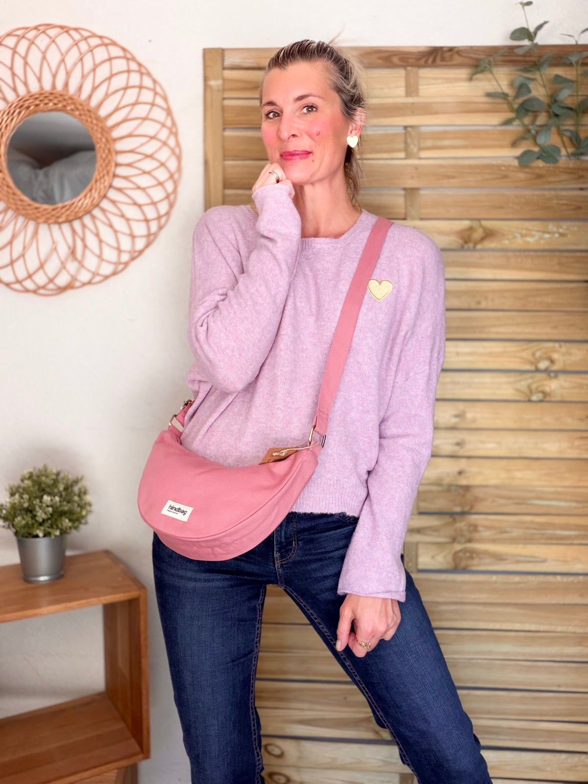 HINDBAG ANDRÉA - Sac banane demi-lune Rose blush