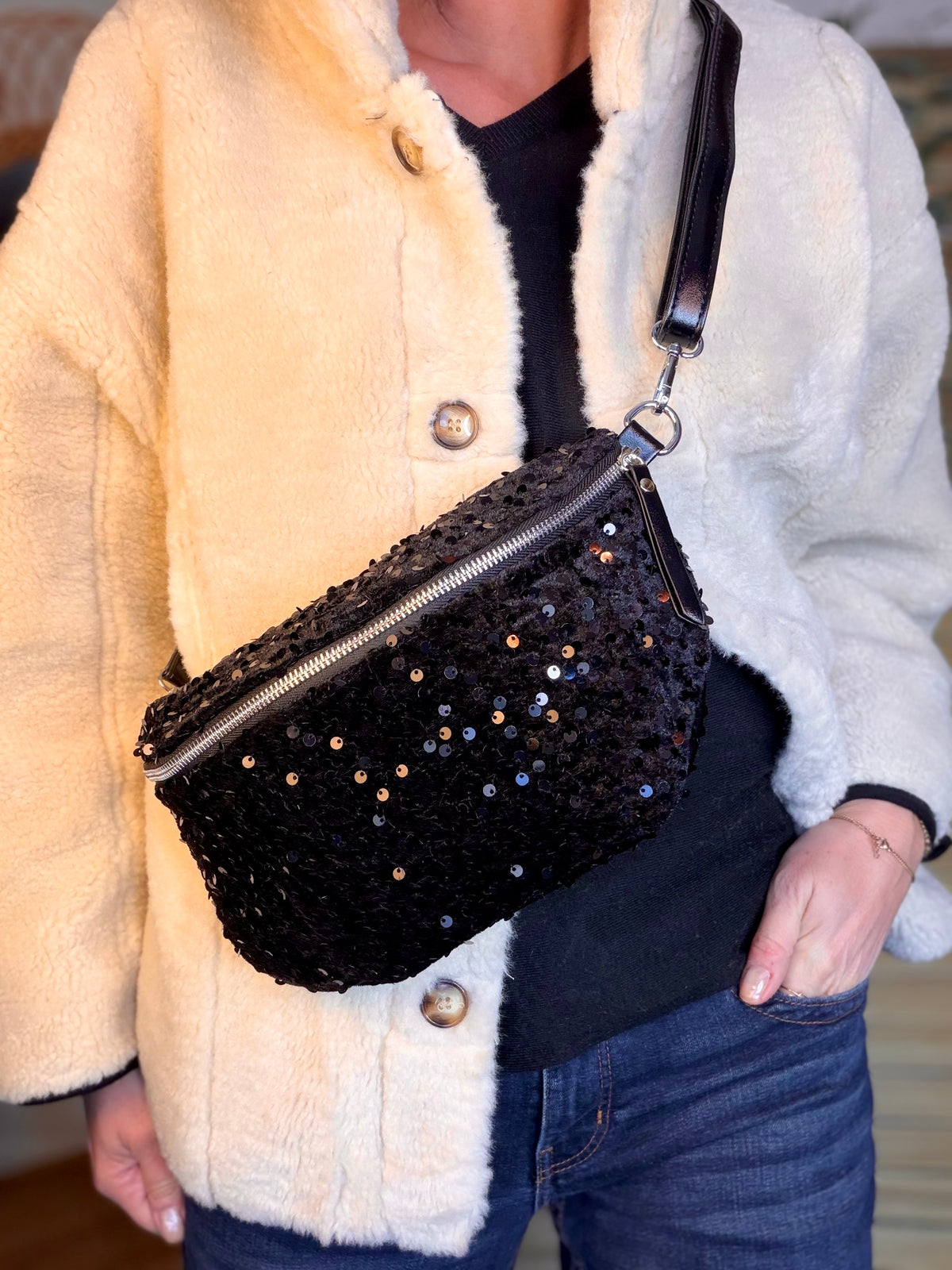 ⚡️ ARRIVAGE - Sac banane velours à sequins CARLY - noir