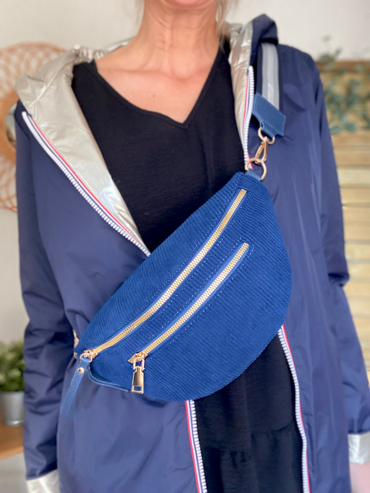 Sac banane en velours côtelé 2 zips et sangle fantaisie - CHARLY - Bleu marine (côtelé fin)