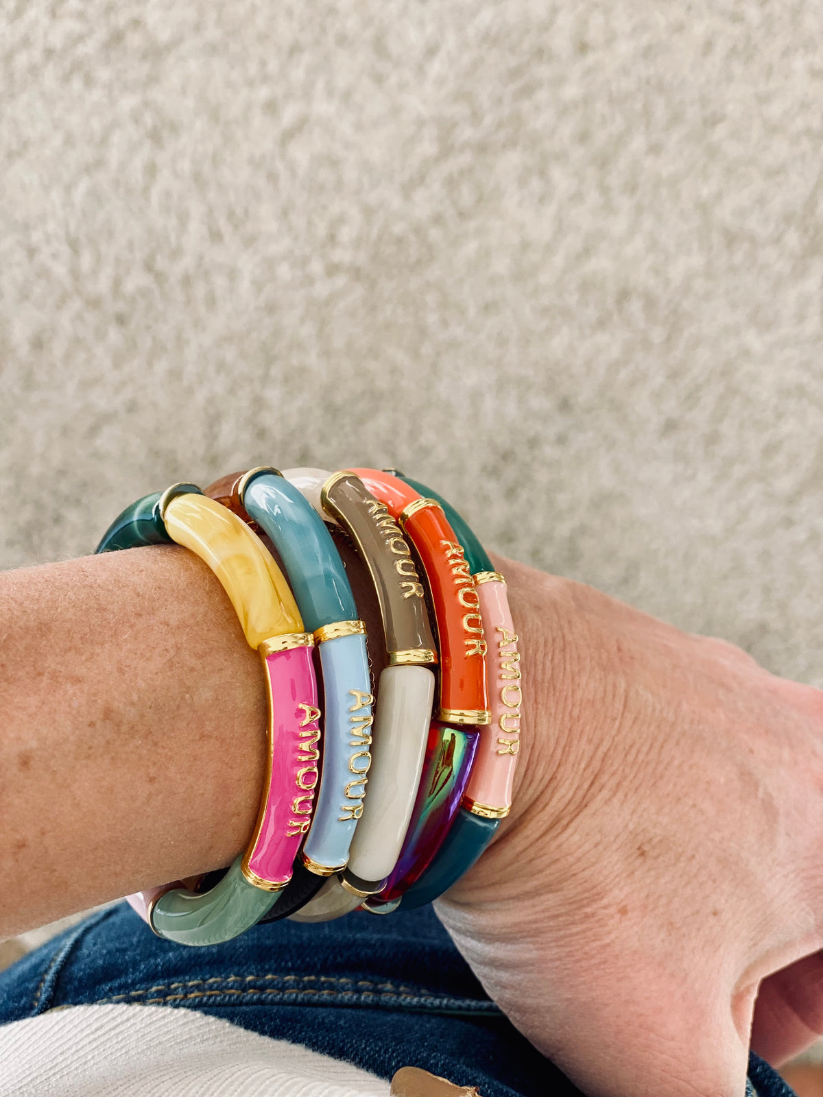 Bracelet élastique en résine multicolore Amour - ELLA (12 coloris au choix)