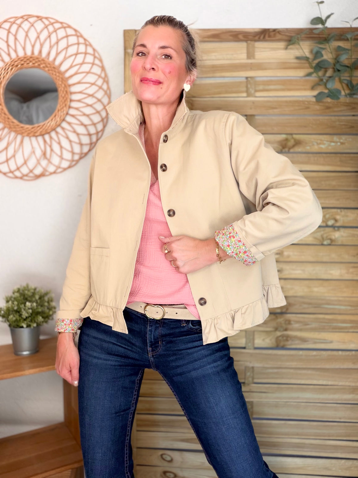 Veste Trench avec volants et Liberty, en coton beige HERMIONE - LILI et LALA - FIN DE SÉRIE