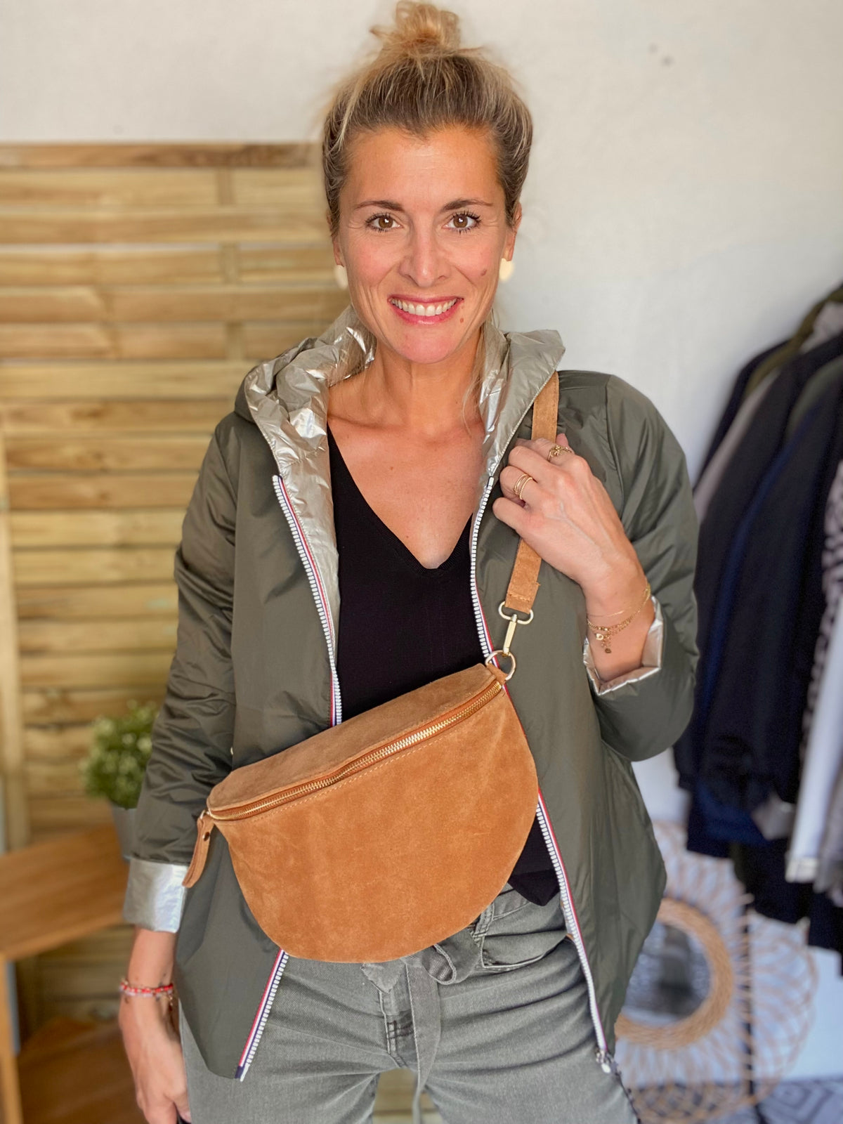 Sac banane XL en cuir velours 30cm JUDY - Camel