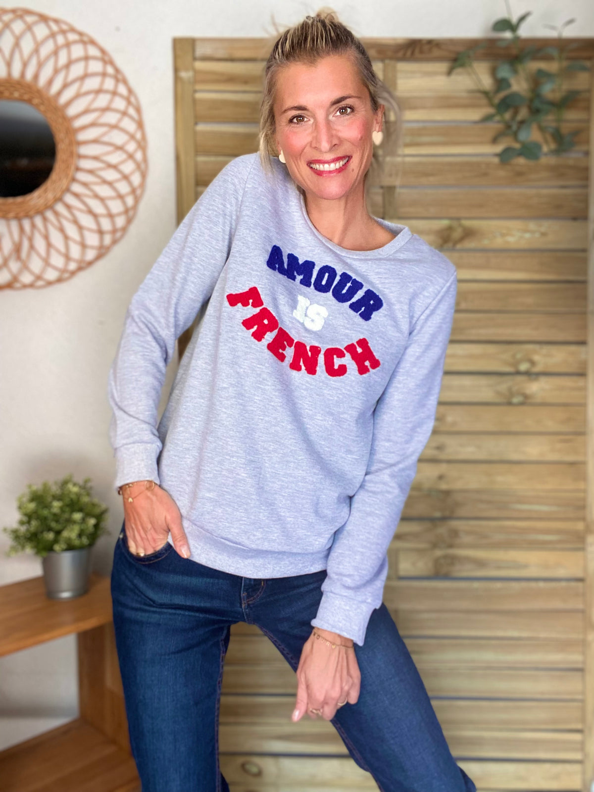 Sweat AMOUR IS FRENCH - OPHELIA - Gris / Tricolore 🇫🇷 FIN DE SÉRIE