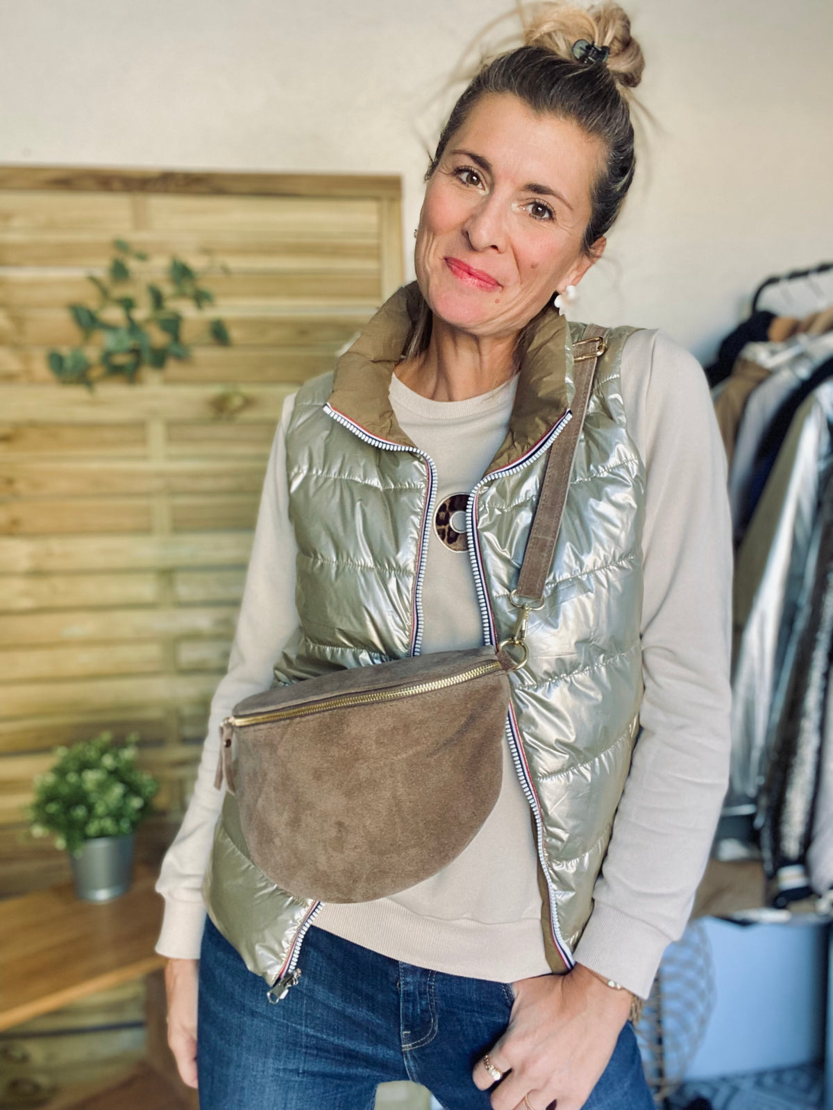 Sac banane XL en cuir velours 30cm JUDY - Taupe