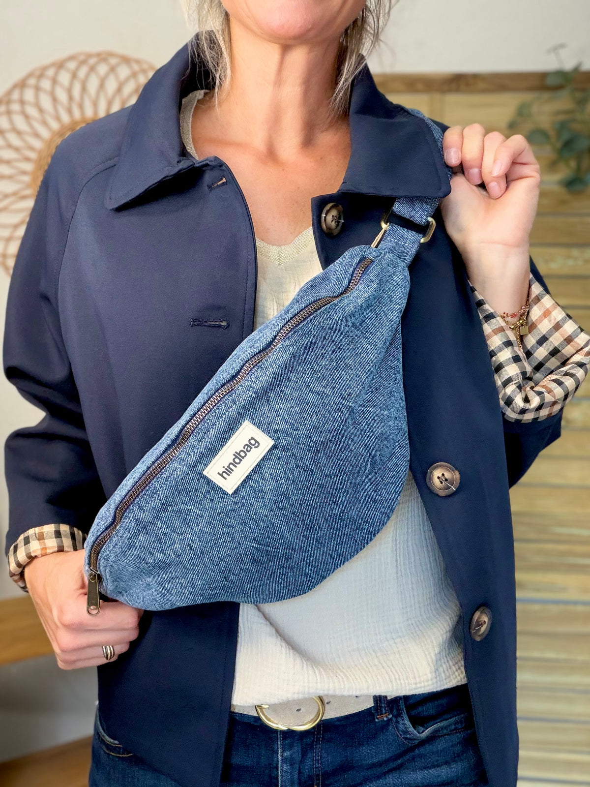 HINDBAG SASHA - Sac banane Denim bleu foncé