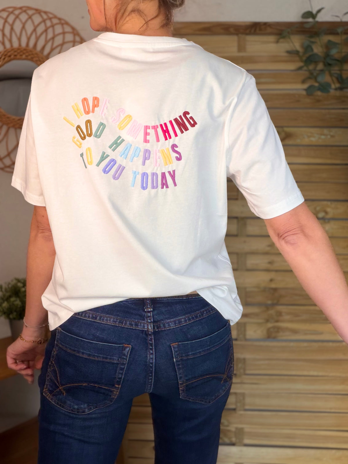 Tee shirt I HOPE SOMETHING GOOD HAPPENS TO YOU TODAY - MORAG - FIN DE SÉRIE