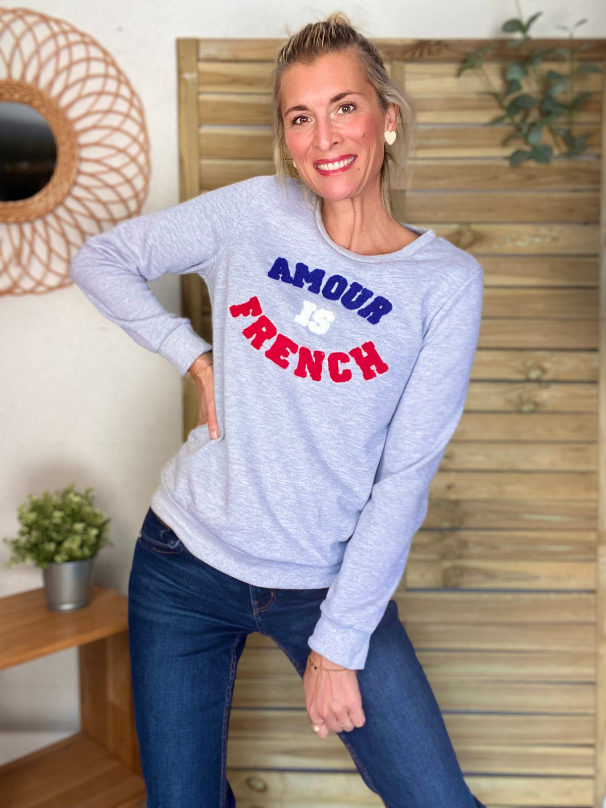 Sweat AMOUR IS FRENCH - OPHELIA - Gris / Tricolore 🇫🇷 FIN DE SÉRIE