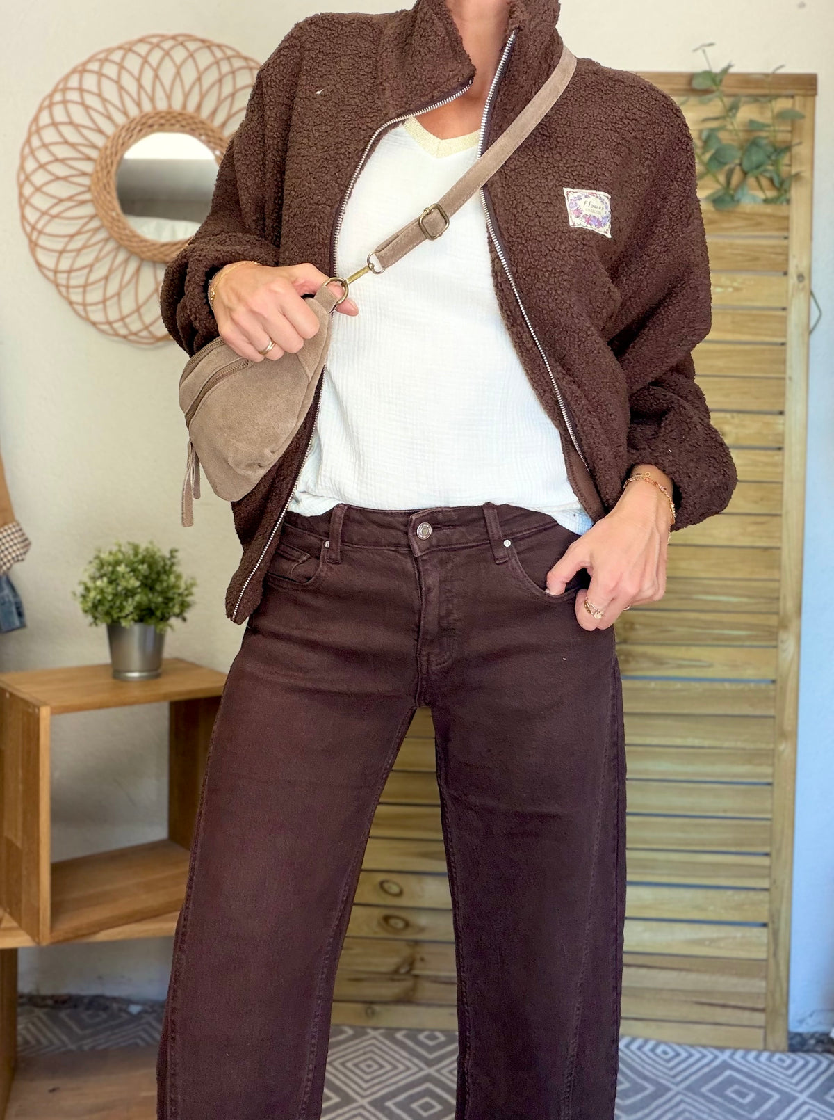 RÉASSORT PRÉVU MI NOVEMBRE • Pantalon Jean coupe barrel LÉON Chocolat