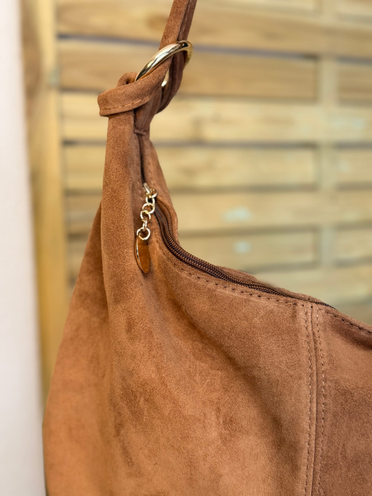 Sac besace hobo en cuir daim souple avec anneaux WILLIAM - Camel