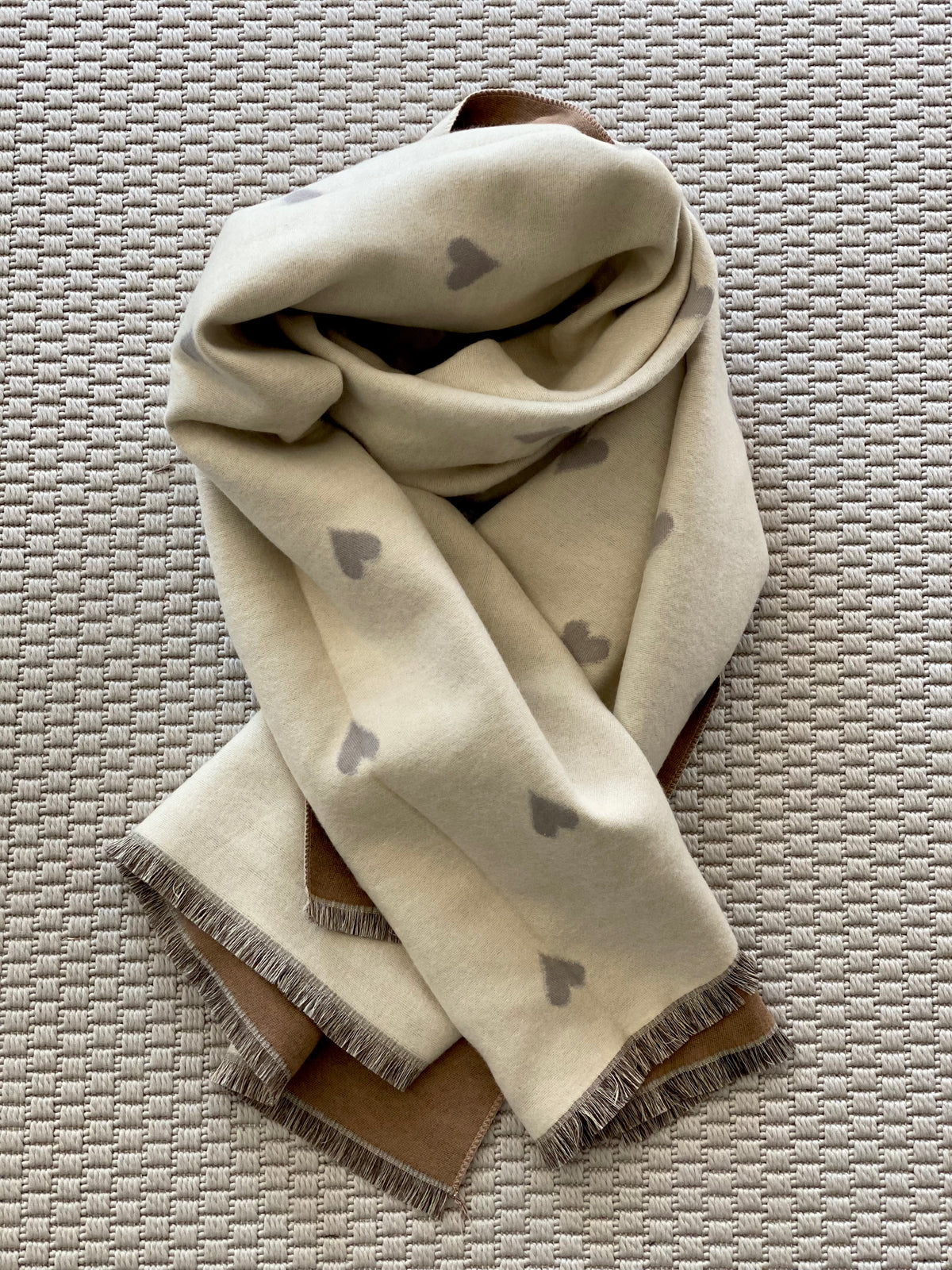 Écharpe douce gros Coeurs PAULETTE - Beige 🩶