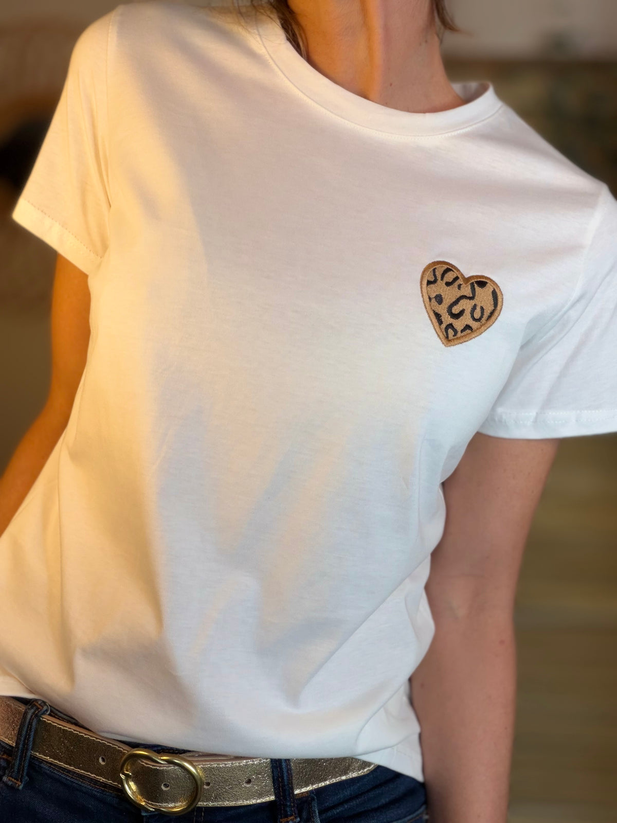 Tee shirt cœur brodé Léo 🐆 MONA Blanc - FIN DE SÉRIE