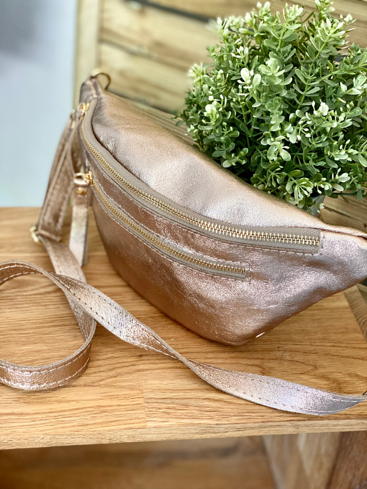 Sac banane en cuir irisé ERYN - Rose gold (9 coloris)