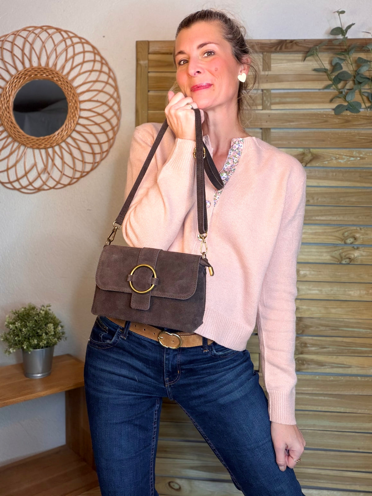 Sac bandoulière en croute de cuir BLAKE - Chocolat