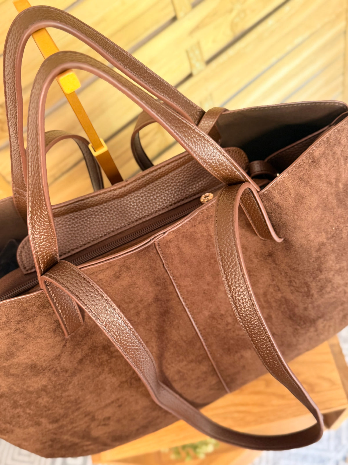 Grand Sac cabas 2 en 1 en simili daim - PAULE Chocolat