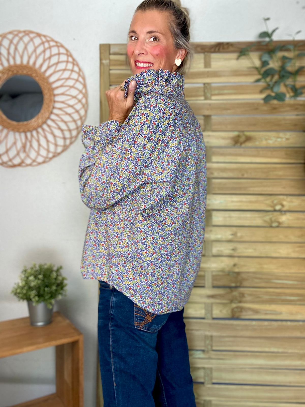 Chemise imprimée Liberty bleu, col victorien volanté CHARLOTTE - FIN DE SÉRIE