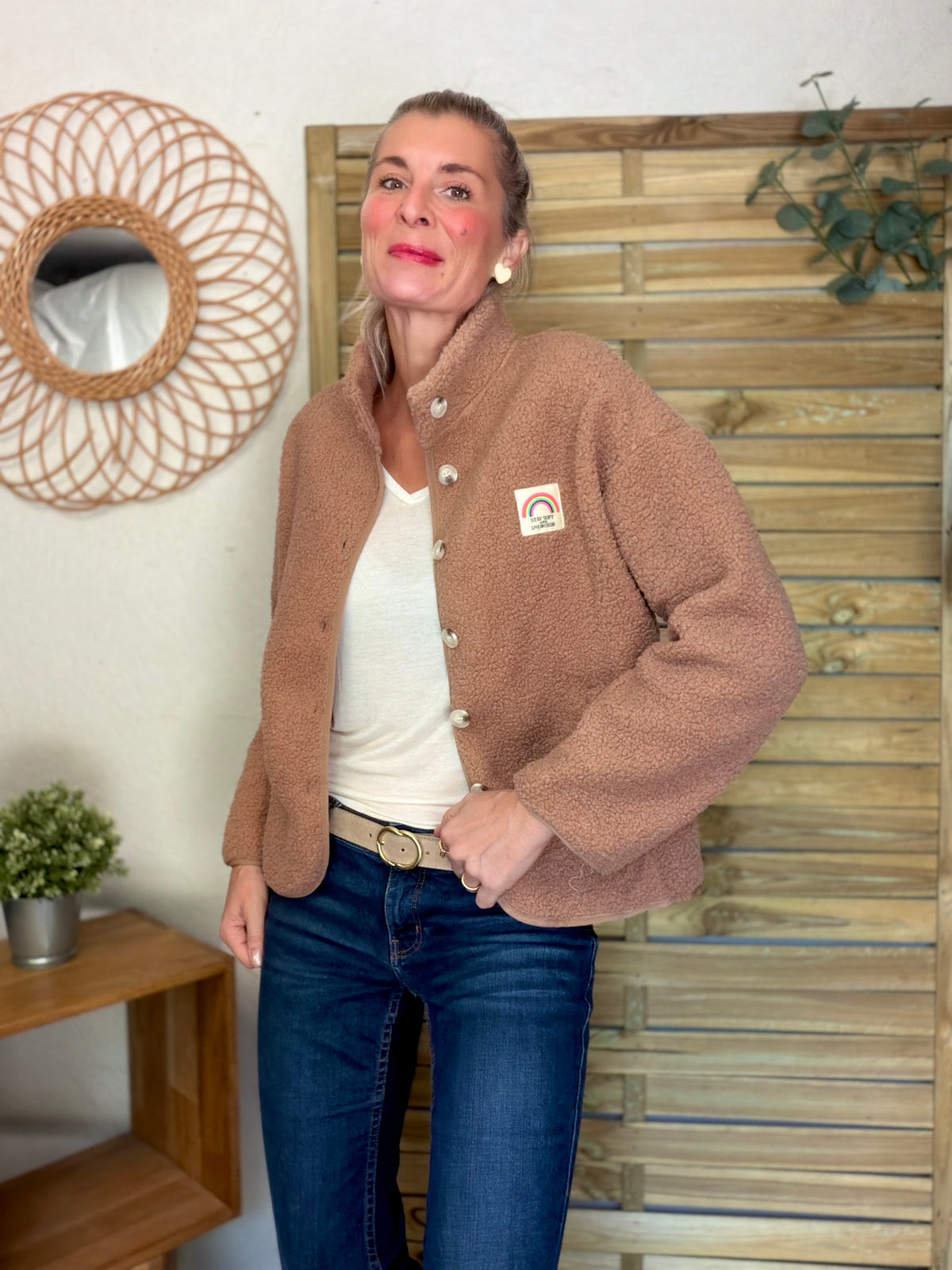 Veste Sherpa boutonnée écusson Arc-en-ciel ÉNORA Taupe rosé