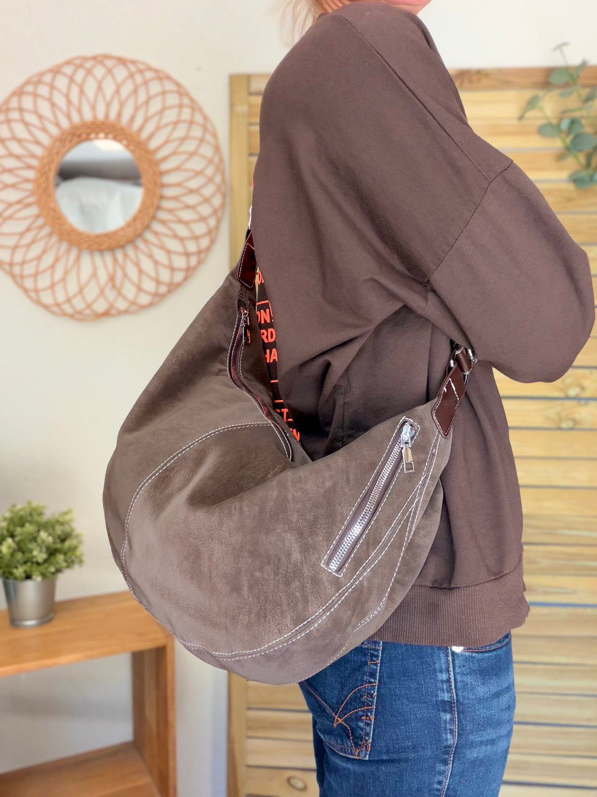 Sac besace XXL en simili cuir brossé - HAROLD Chocolat