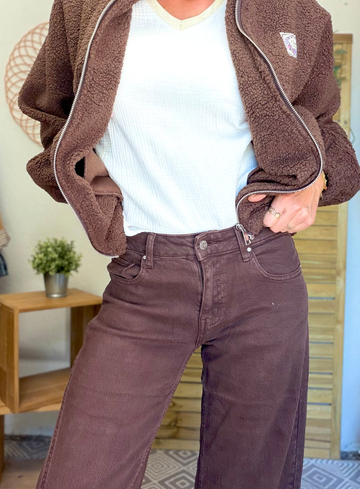 RÉASSORT PRÉVU MI NOVEMBRE • Pantalon Jean coupe barrel LÉON Chocolat