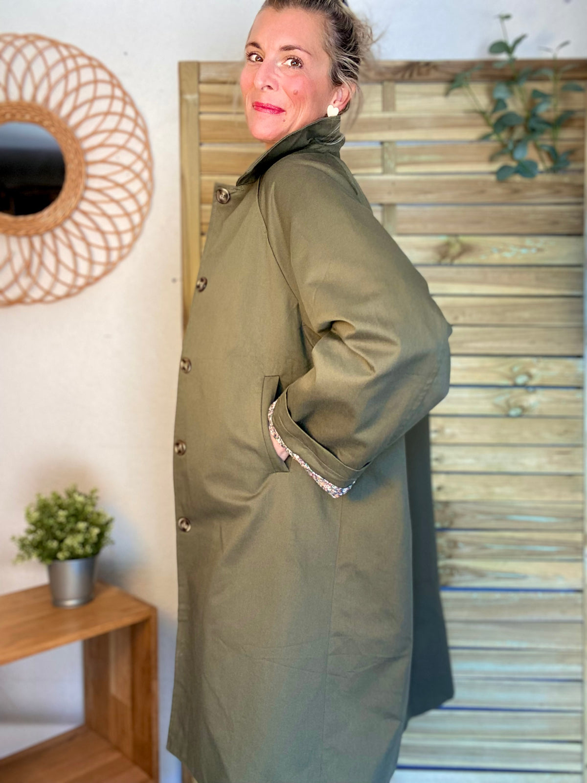 Veste Trench en coton kaki avec Liberty - MAHAUT MI LONG - LILI et LALA • DÉSTOCKAGE sur Taille S