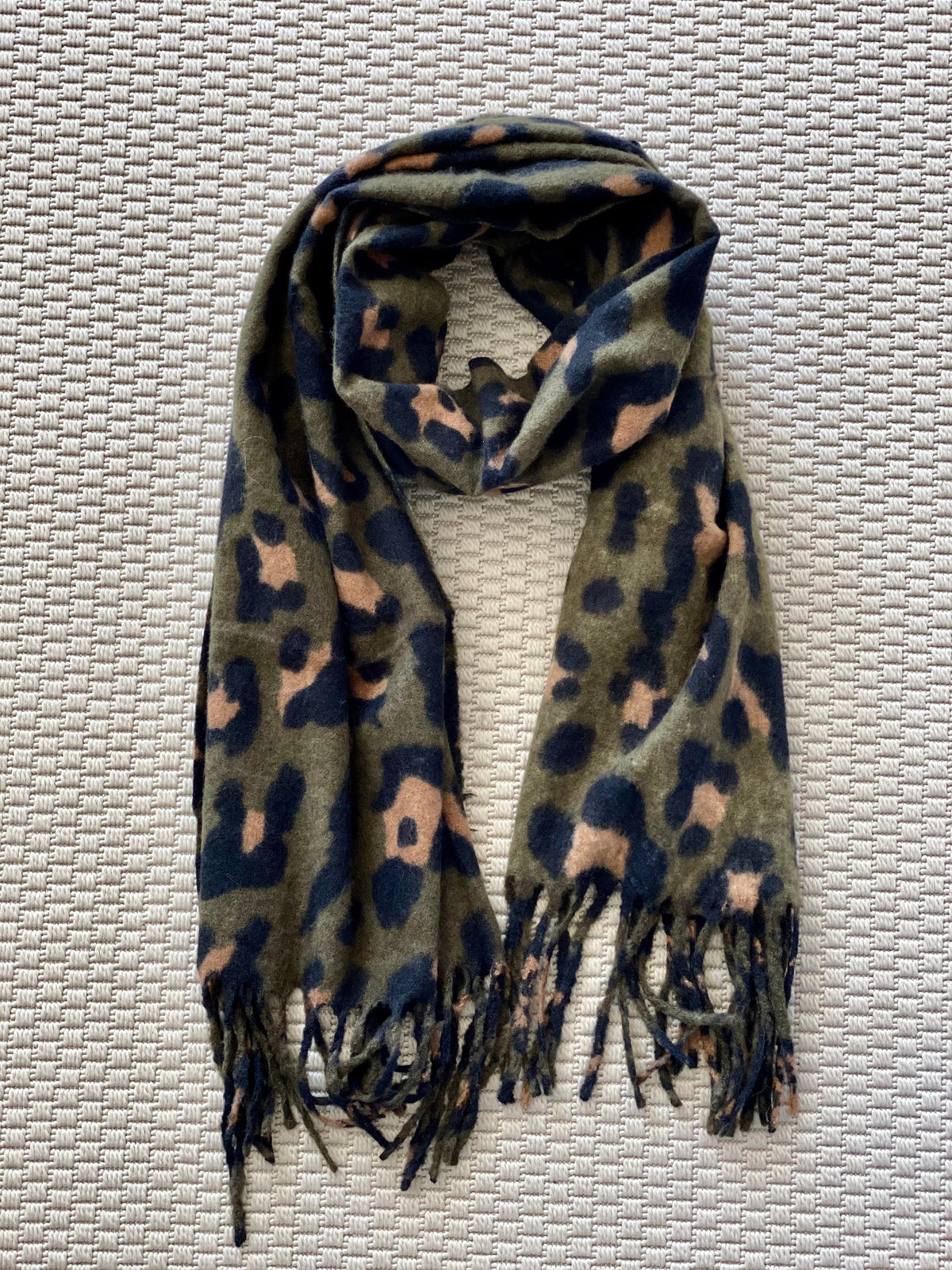 Écharpe douce MARTINE - Léo Kaki 🐆