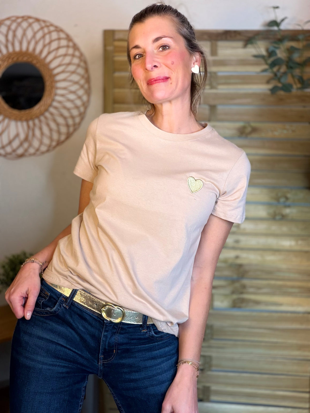 Tee shirt cœur brodé doré 💛 PIA Beige - FIN DE SÉRIE