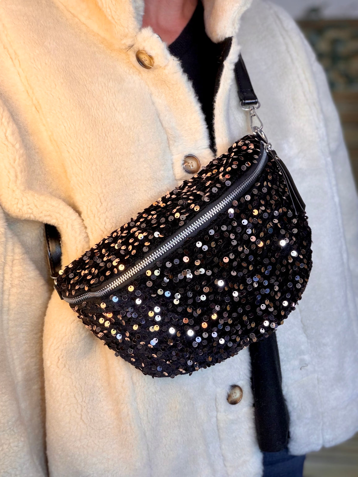 ⚡️ ARRIVAGE - Sac banane velours à sequins CARLY - Noir / doré rosé