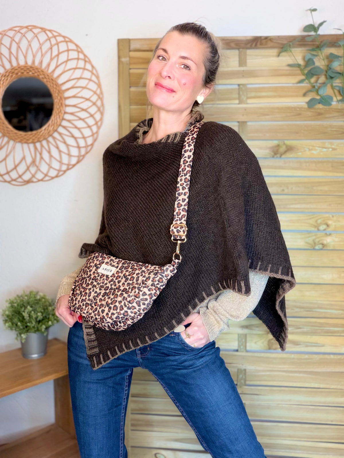 Sac demi-lune matelassé Amour JILL - Léo 🐆 - FIN DE SÉRIE