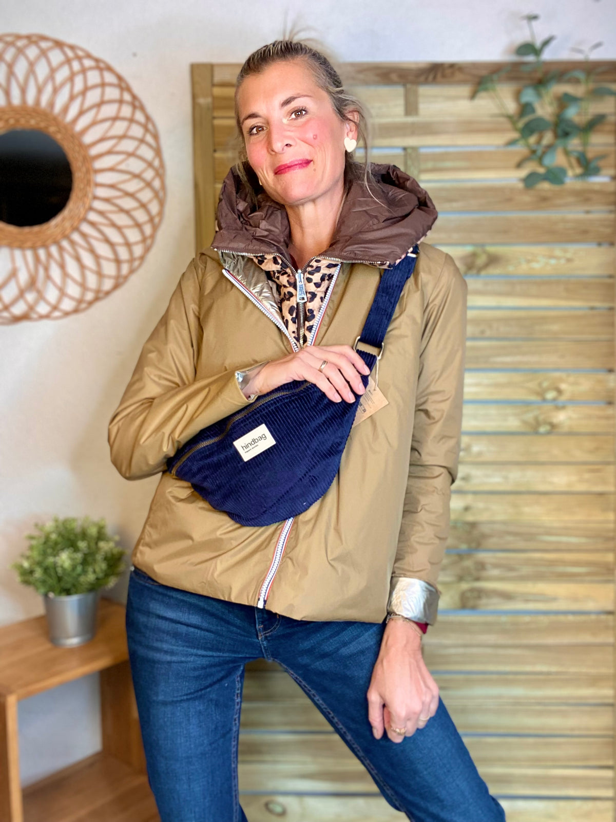 HINDBAG SASHA - Sac banane  Velours Marine