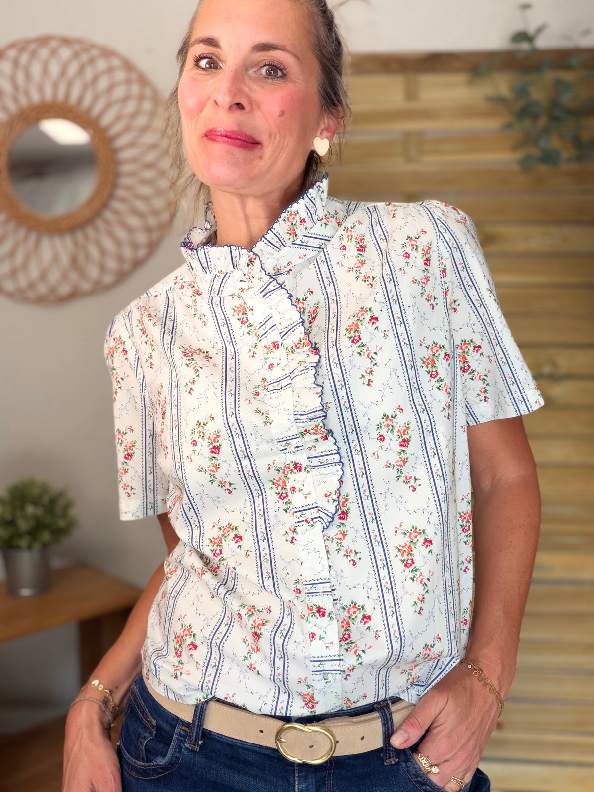 Blouse fleurie rayures bleues manches courtes GWEN - FIN DE SÉRIE
