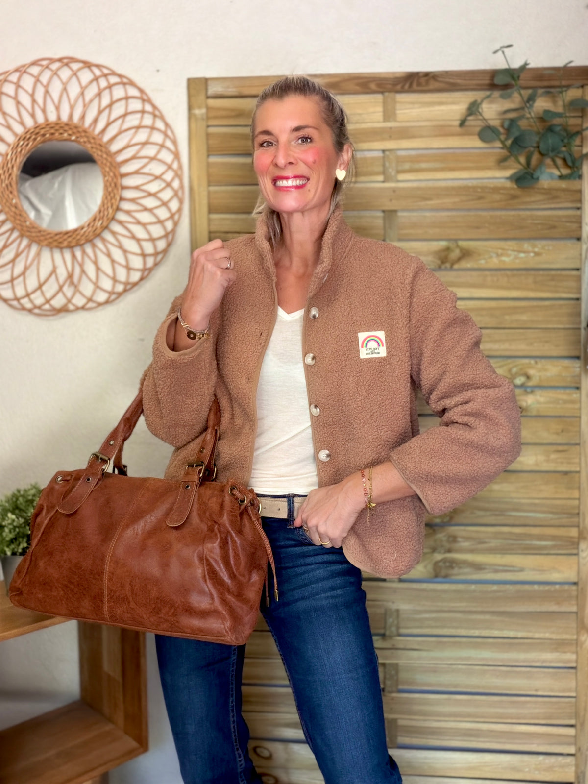 Veste Sherpa boutonnée écusson Arc-en-ciel ÉNORA Taupe rosé