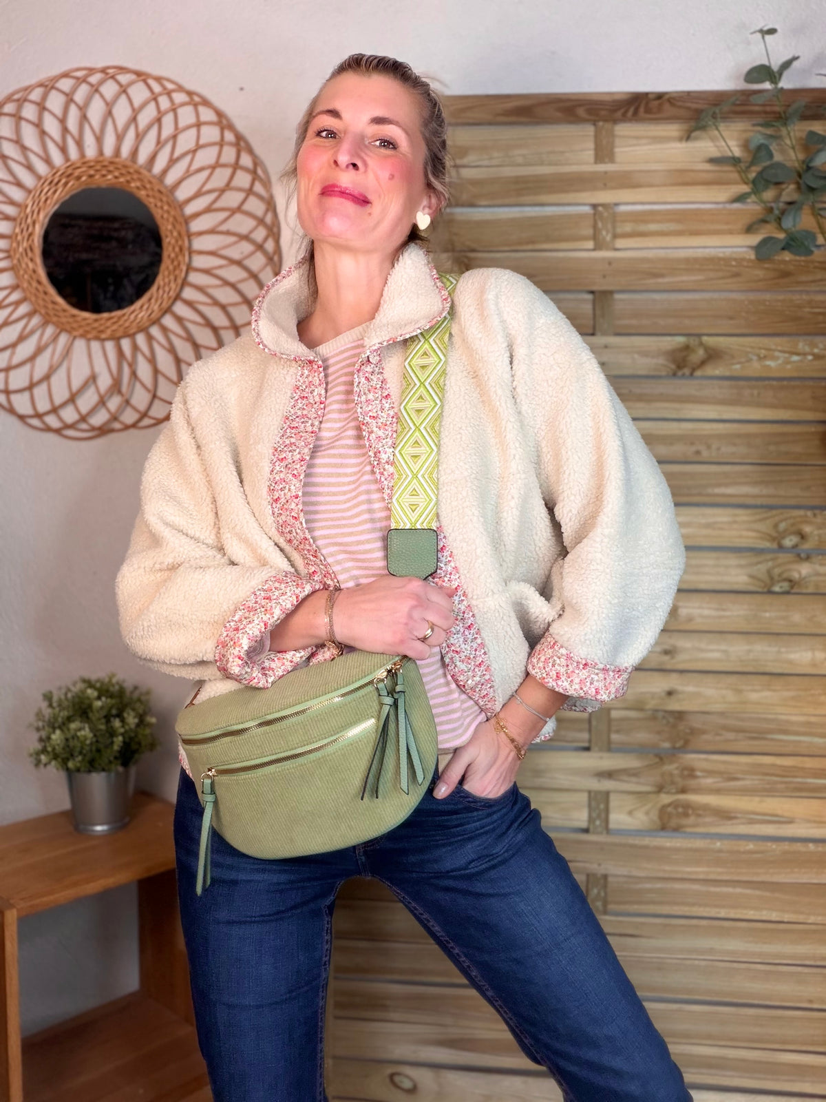 Sac banane en velours côtelé, sangle fantaisie - KATY - Vert sauge - FIN DE SÉRIE