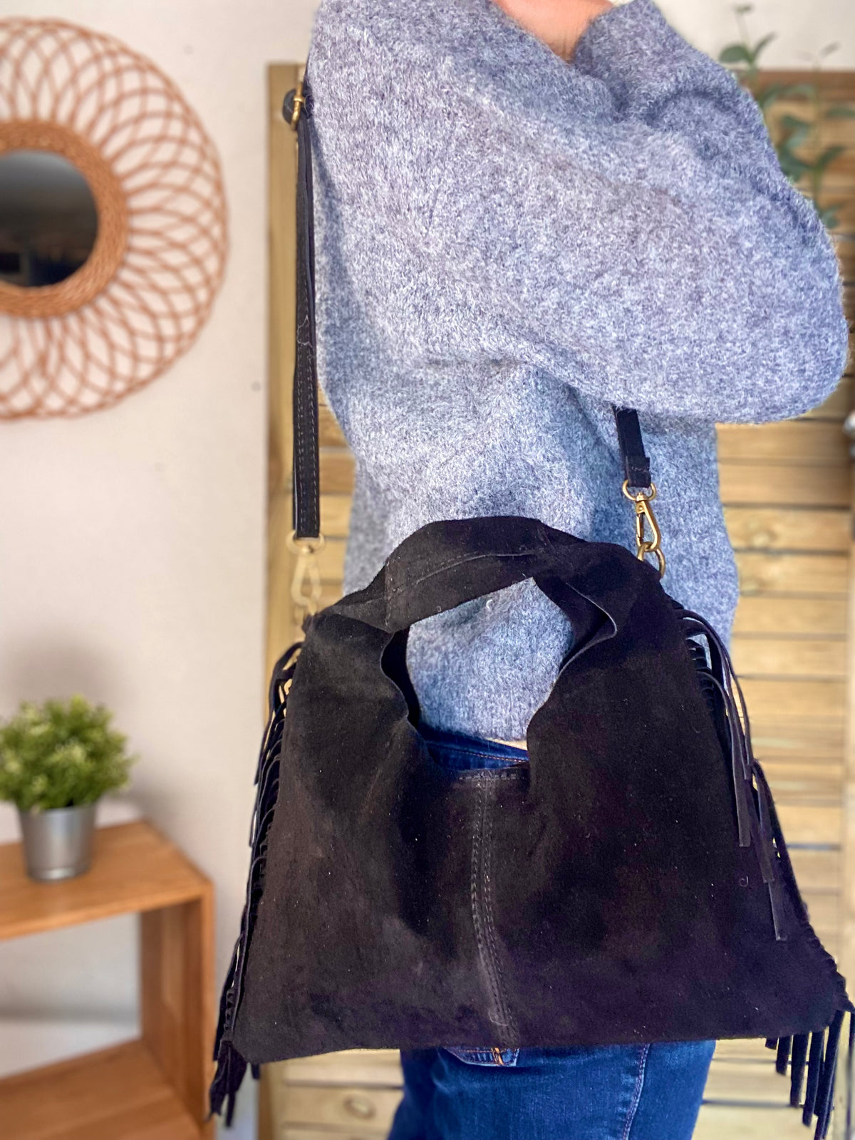 Sac hobo en cuir daim avec franges AARON - Noir - DÉSTOCKAGE