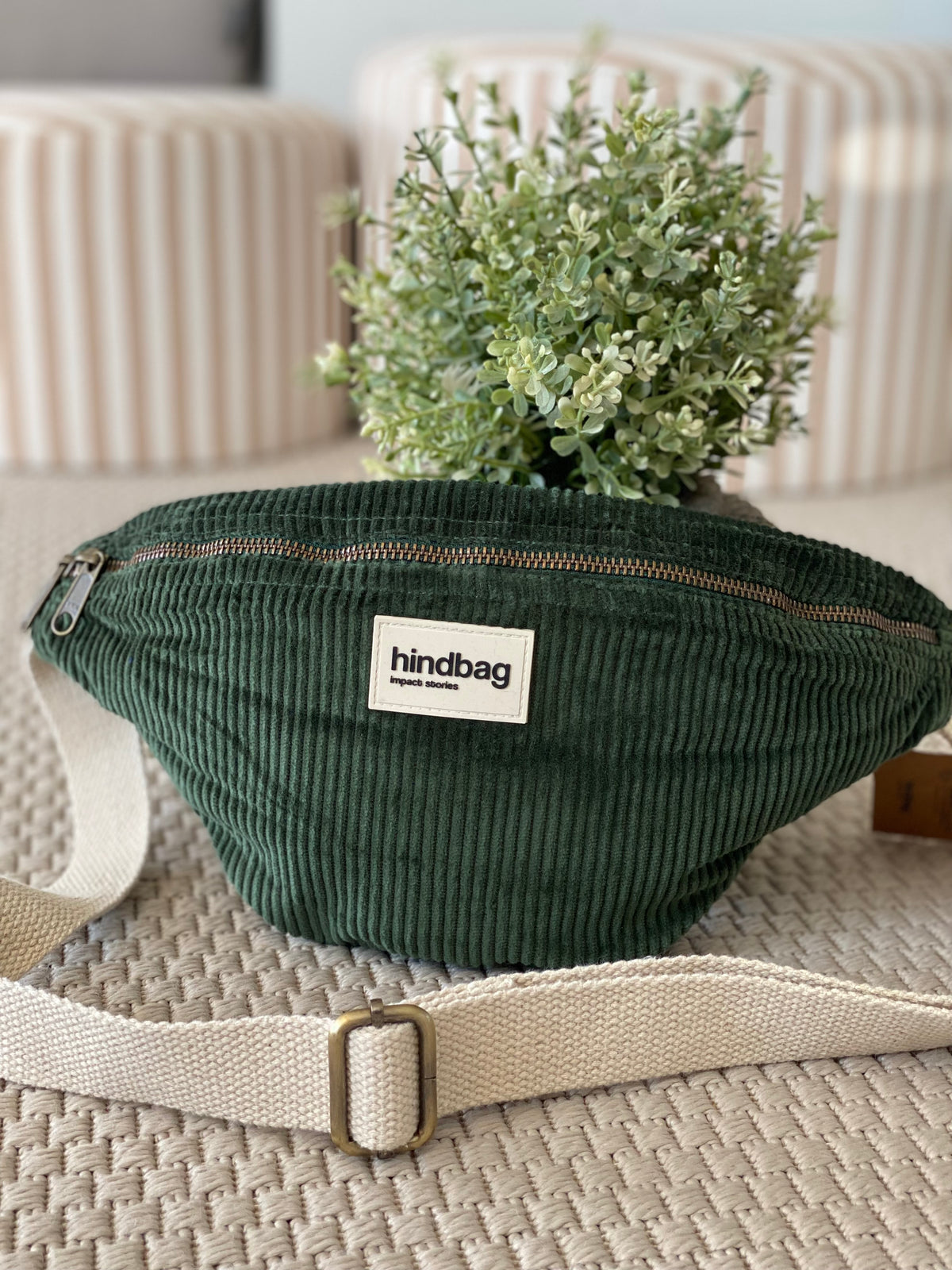 HINDBAG OLIVIA- Sac banane Velours Vert Sapin