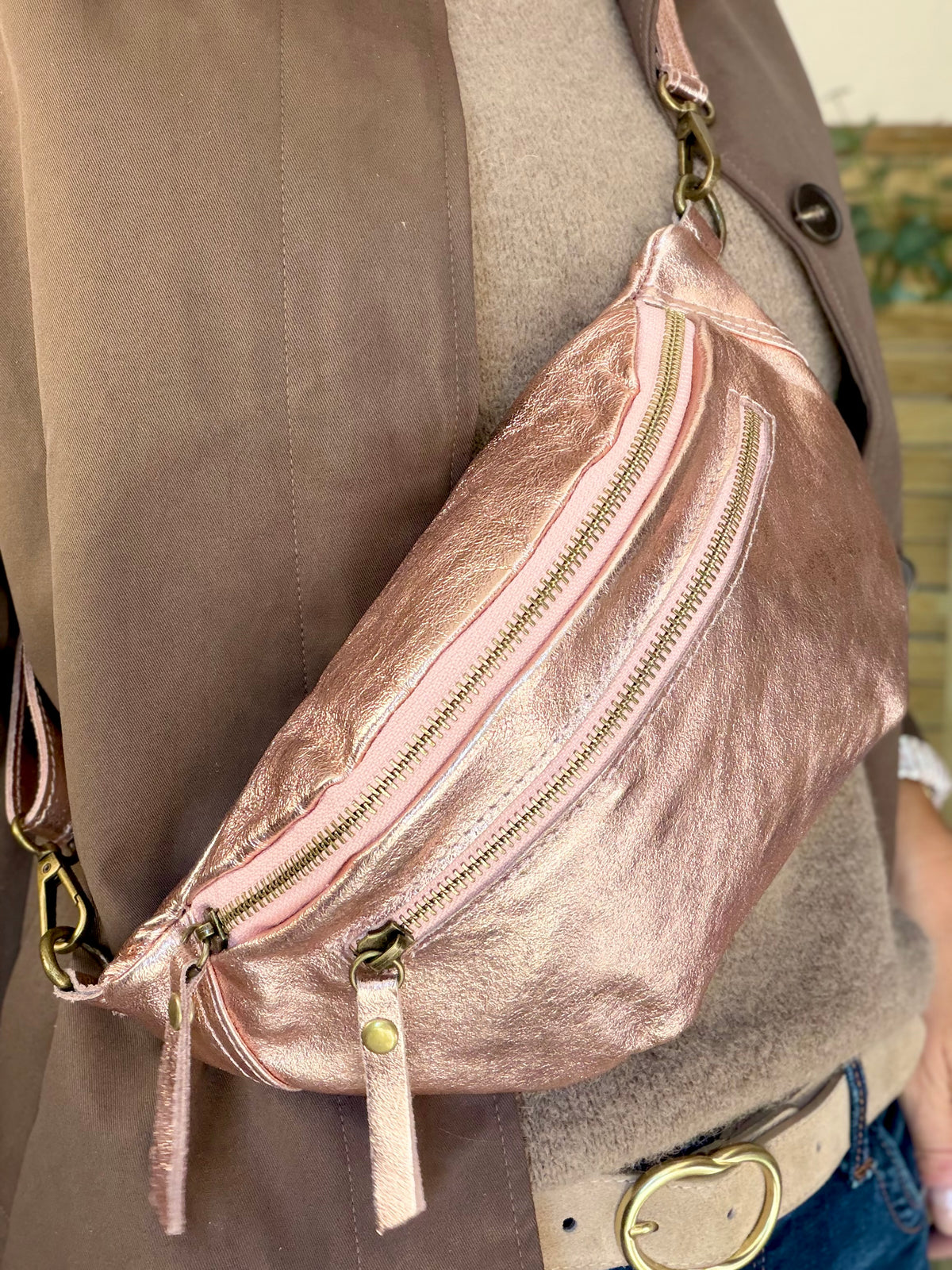 Sac banane en cuir irisé double poche - OPALE Rose gold / Laiton