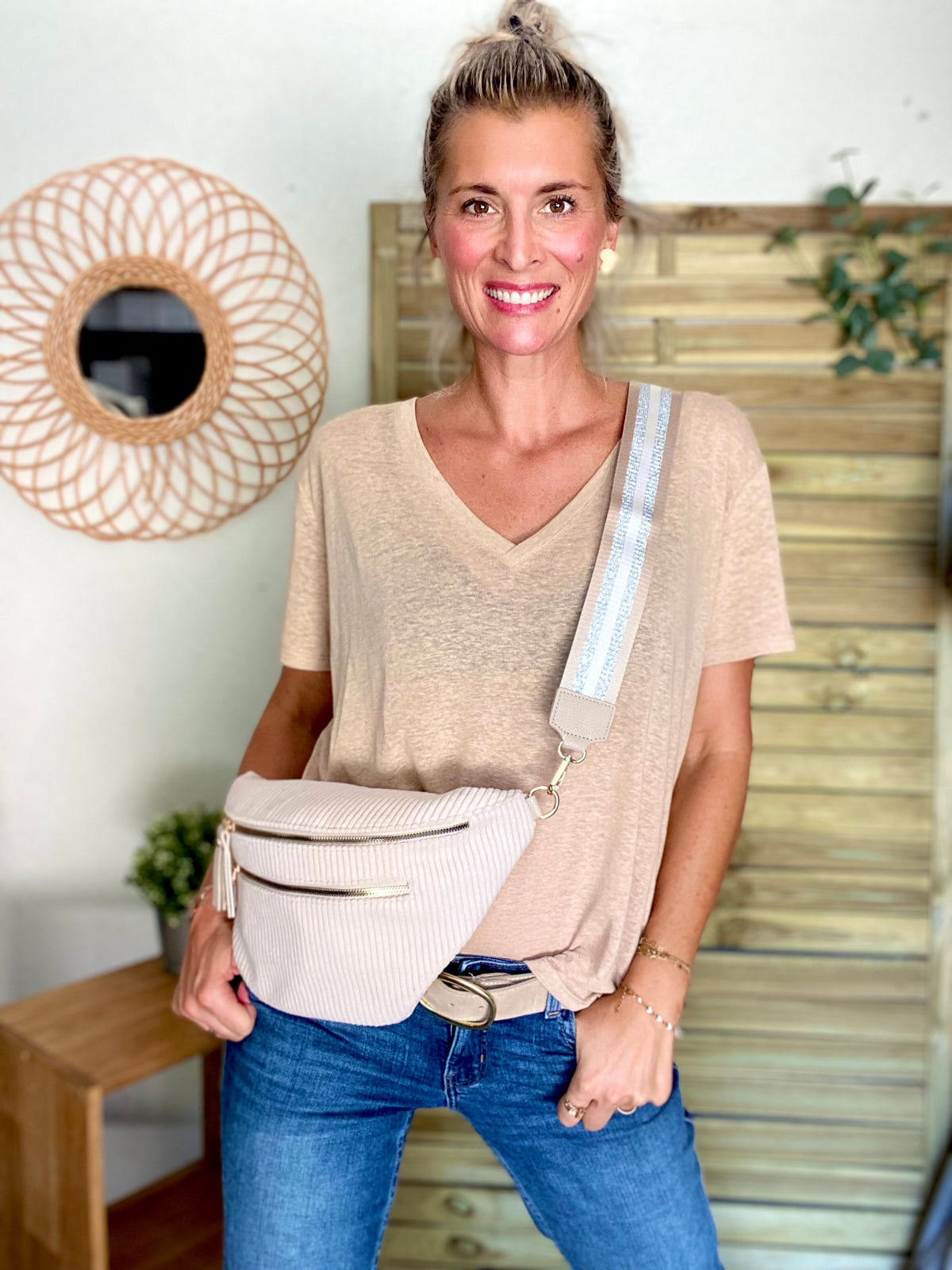 Sac banane XL en velours côtelé 2 zips et sangle fantaisie - WENDY - Beige clair