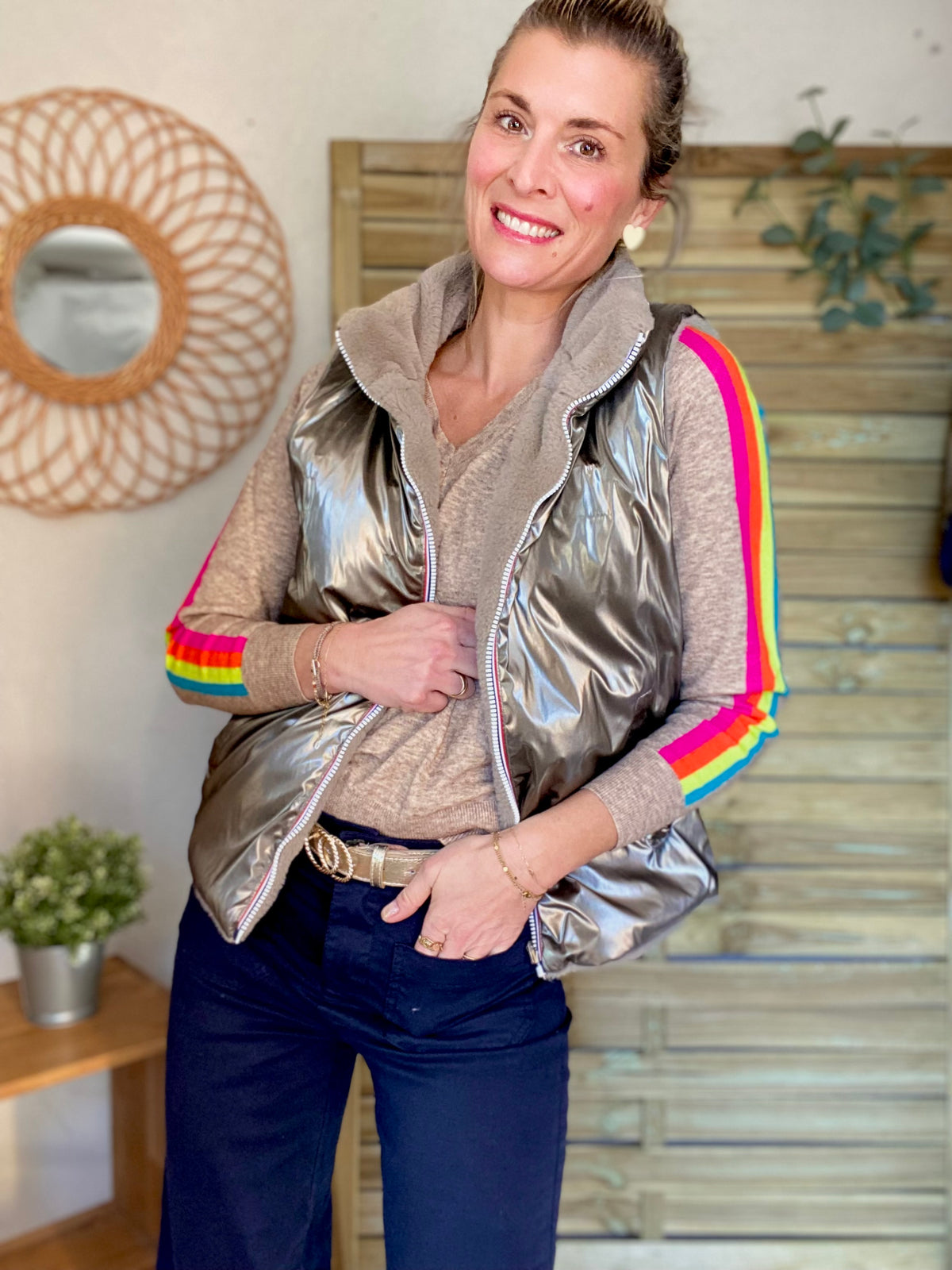 Pull fin avec bandes colorées, col V - RAINBOW 🌈 Taupe chiné - FIN DE SÉRIE