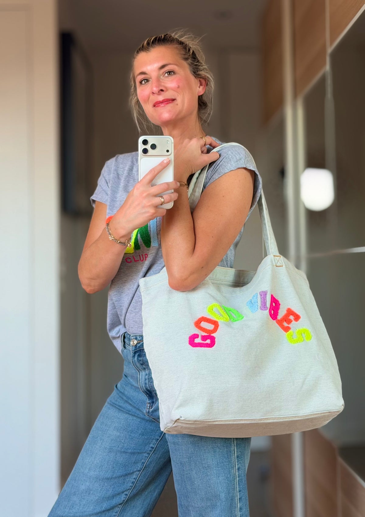 Grand cabas Tote bag GOOD VIBES Jean bleu delavé VANINA - FIN DE SÉRIE