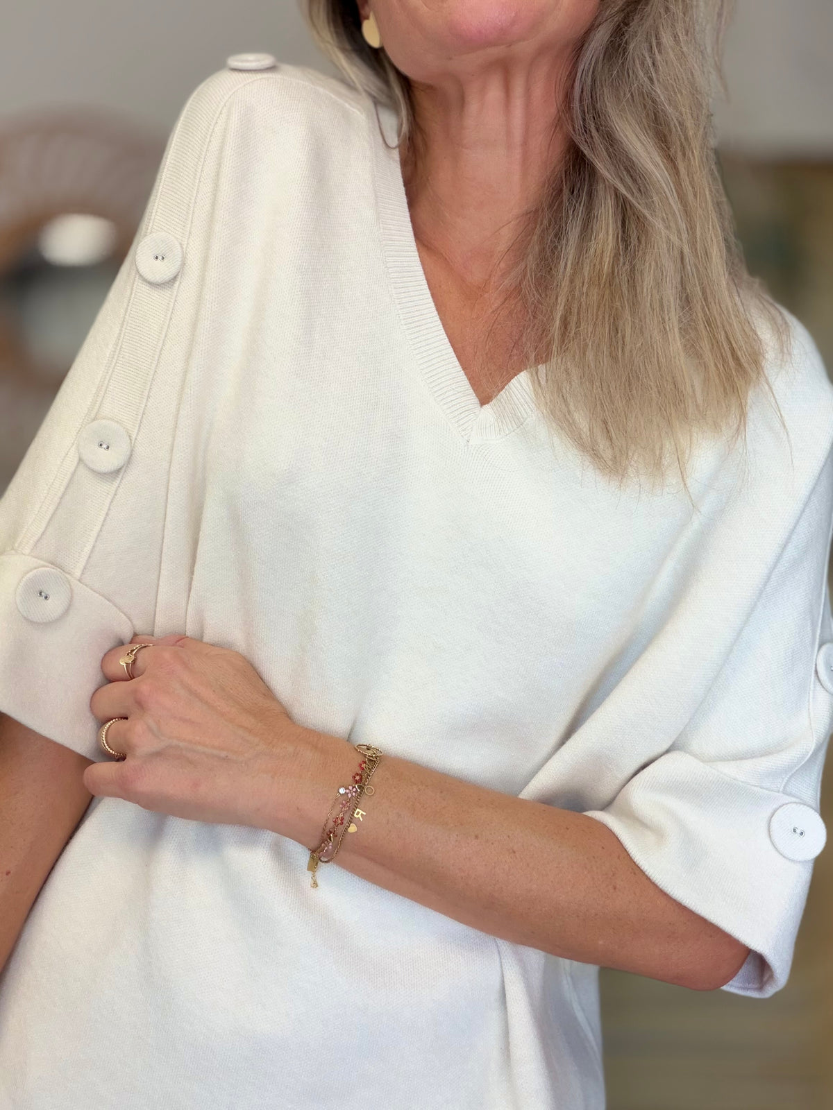 Pull long, col V, ornements boutons CHIARA Écru