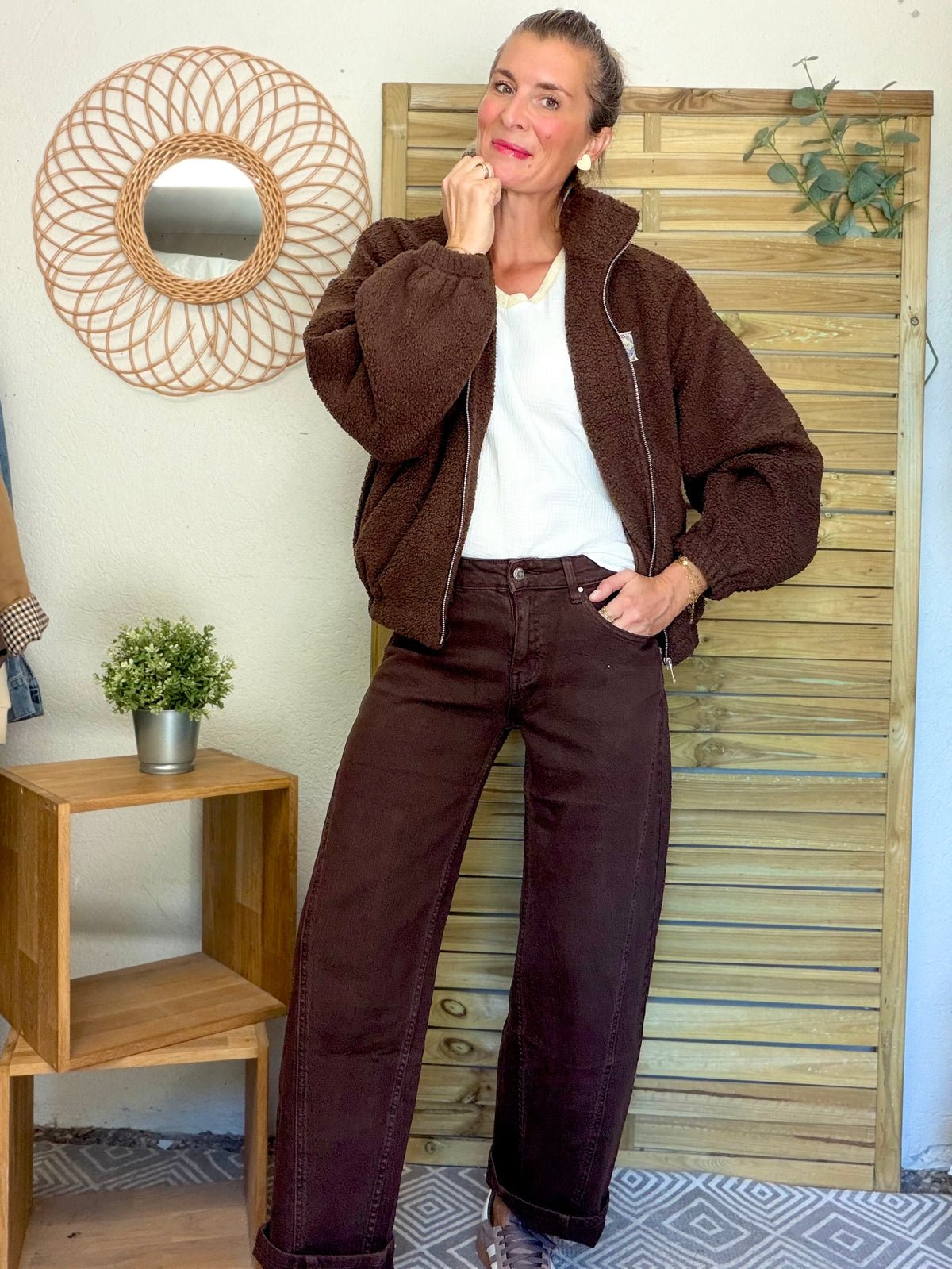 RÉASSORT PRÉVU MI NOVEMBRE • Pantalon Jean coupe barrel LÉON Chocolat
