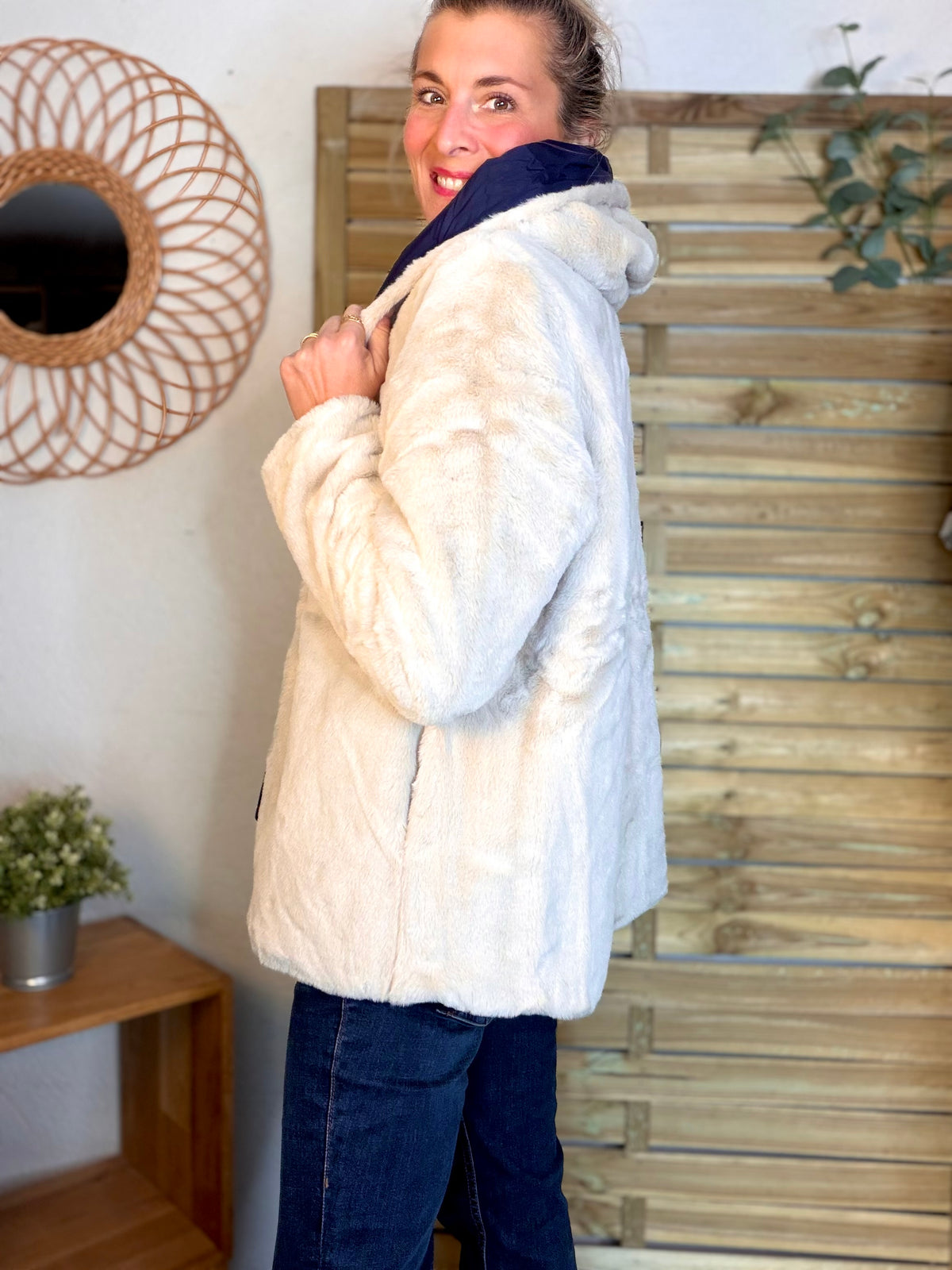 LAURA JO - Parka Imperméable réversible fourrée Marine / Beige ALIX Court • DÉSTOCKAGE