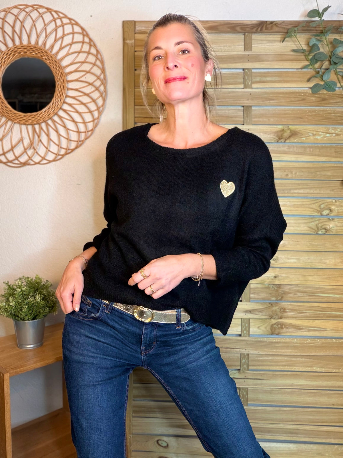 Pull léger en maille cœur doré brodé 💛 MELISSA - Noir