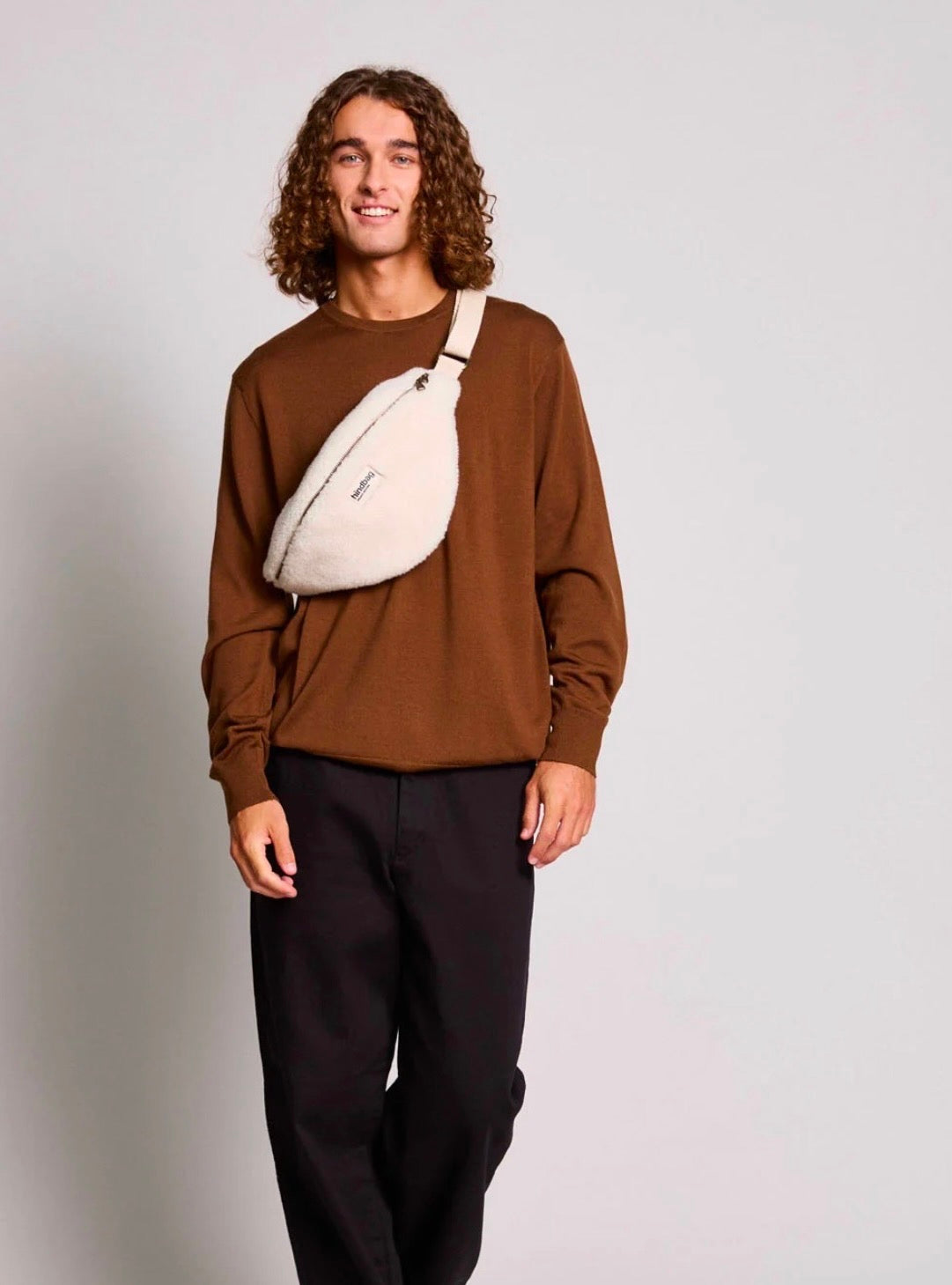 HINDBAG SASHA - Sac banane  Teddy arctique (moumoute)