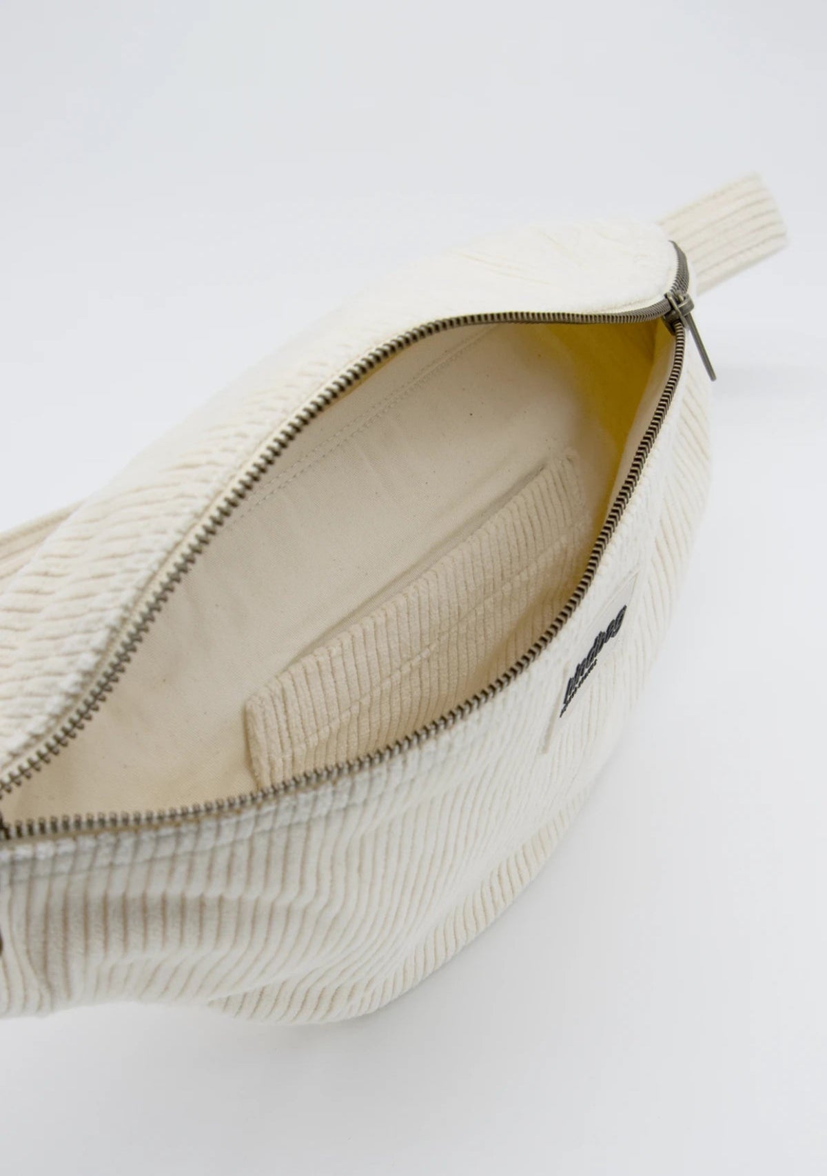 PRÉCOMMANDE, Expédition 5 Oct • HINDBAG SASHA - Sac banane Velours écru
