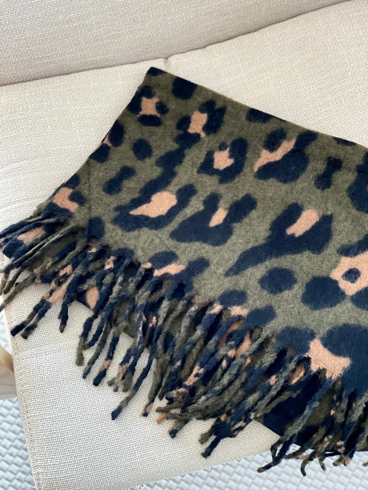 Écharpe douce MARTINE - Léo Kaki 🐆