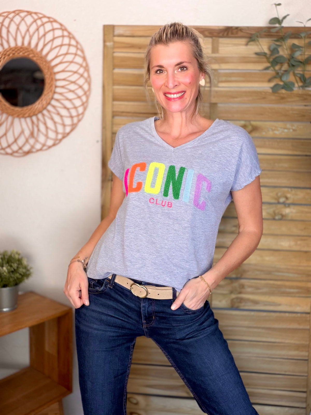 Tee shirt col V ICONIC club MIRANDA Gris - FIN DE SÉRIE