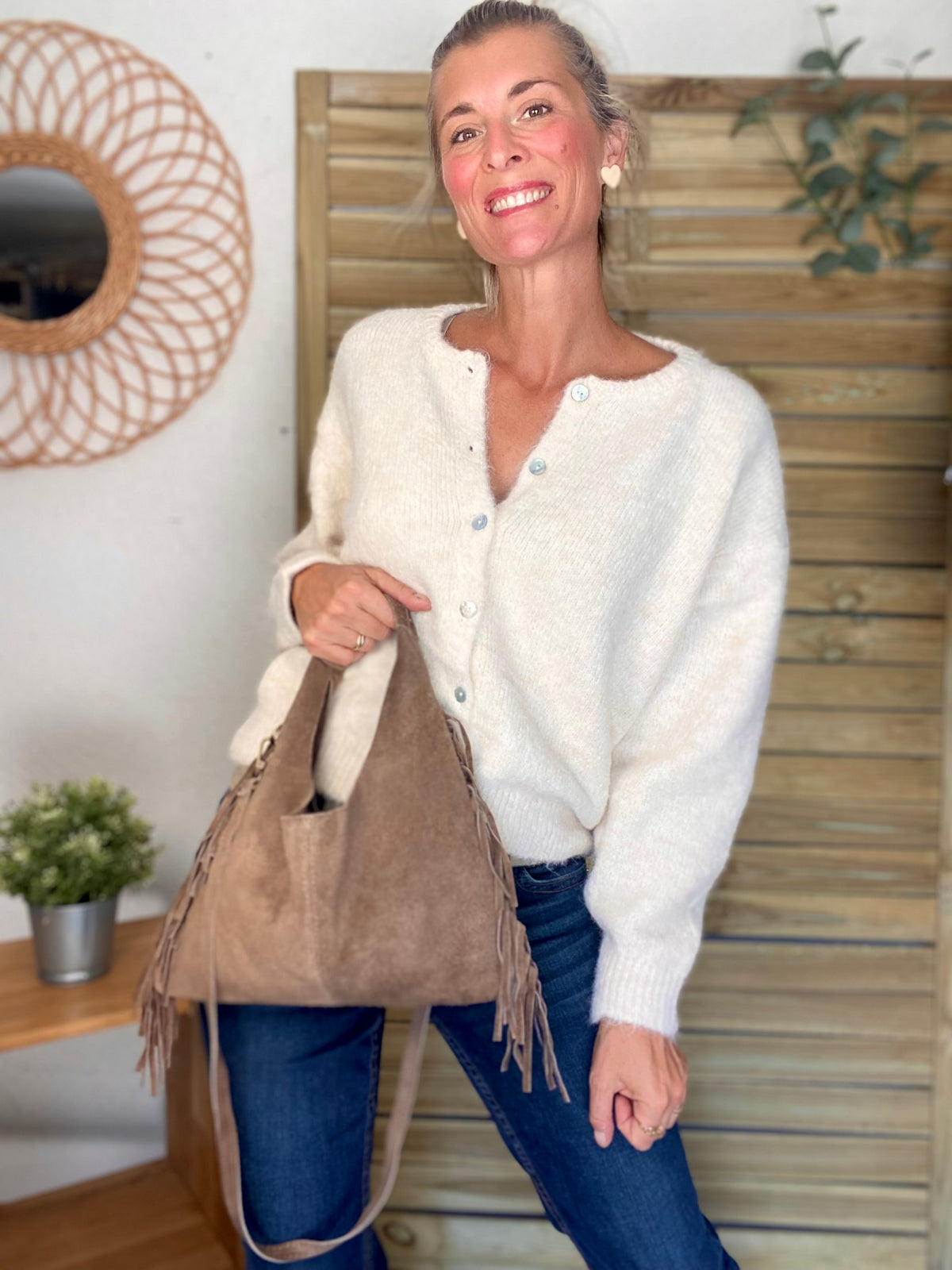 Sac hobo en cuir daim avec franges AARON - Beige taupe - DÉSTOCKAGE