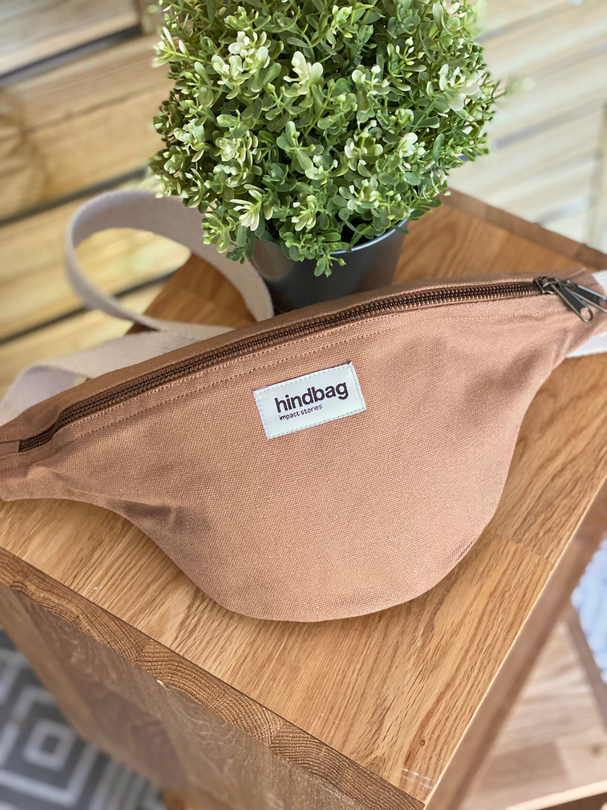 HINDBAG OLIVIA - Sac banane Cannelle
