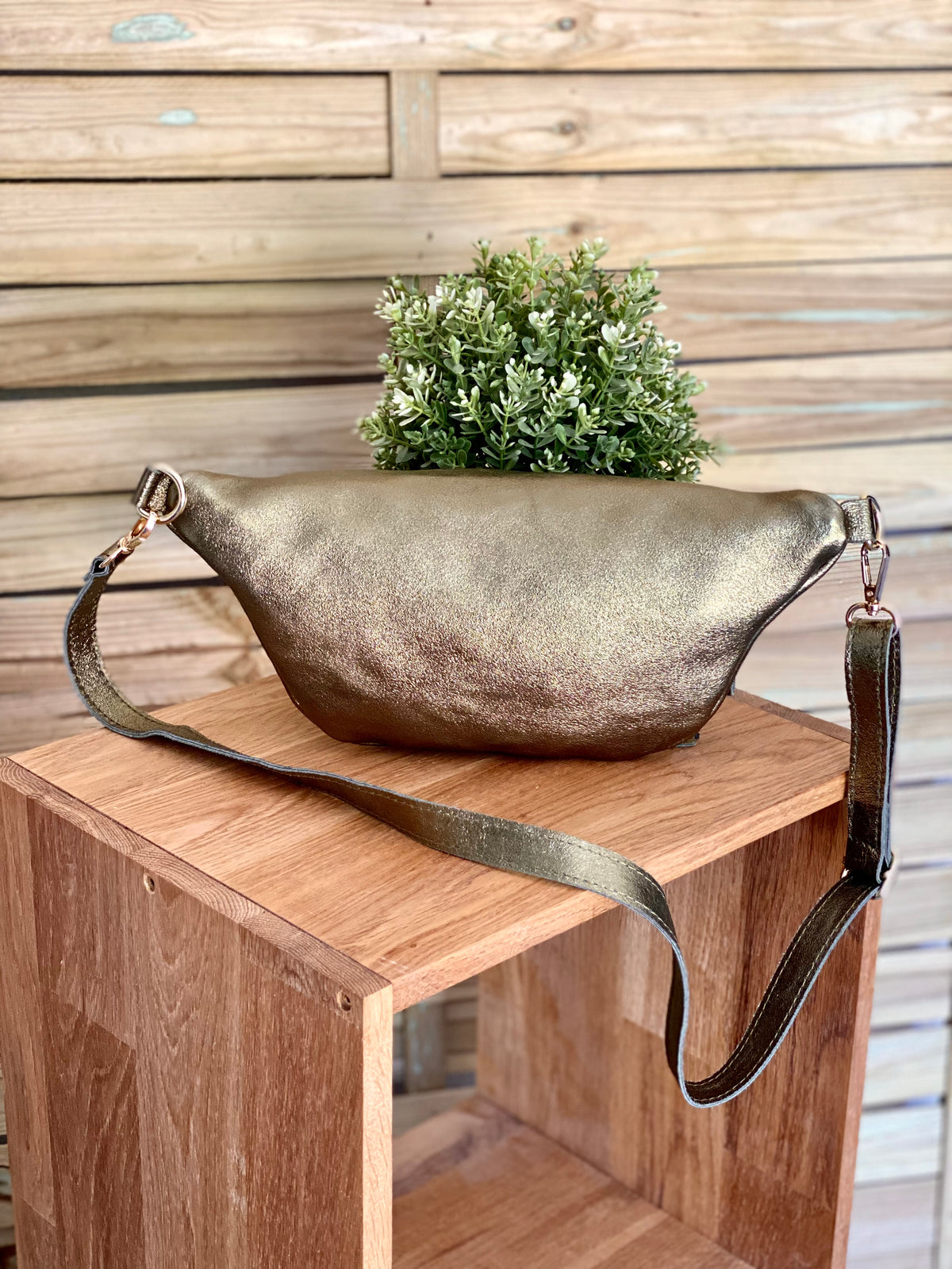 Sac banane en cuir irisé ERYN - Kaki (9 coloris)