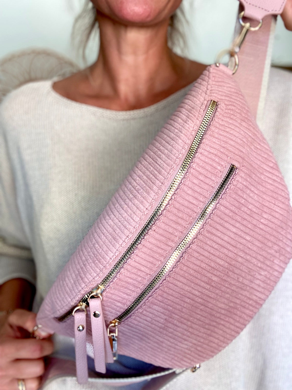 Sac banane XL en velours côtelé 2 zips et sangle fantaisie - WENDY - Vieux rose