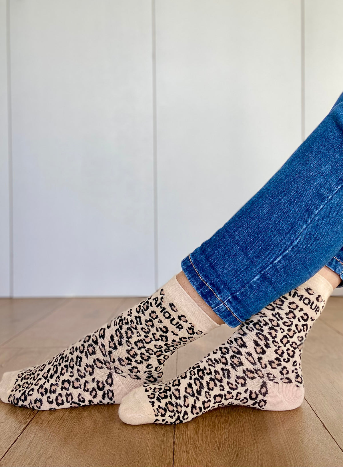 Chaussettes ZORA - Léo🐆 Amour ou Bisou (noir)